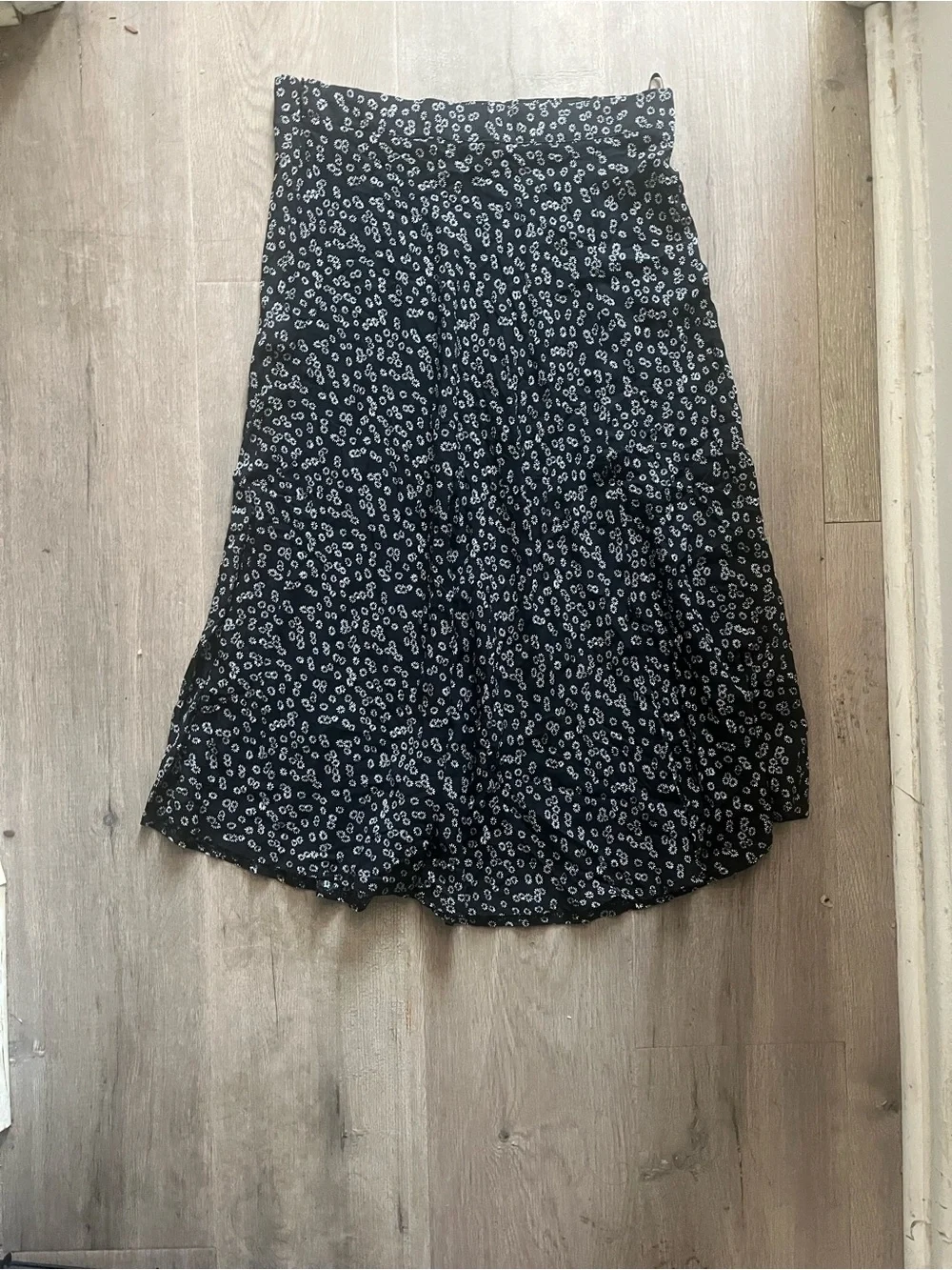 Black Floral Midi Skirt - Timeless Everyday Style